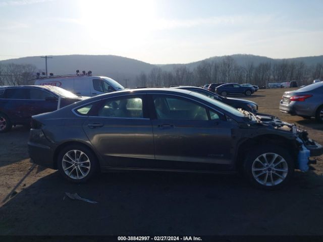 3FA6P0MU2KR136853 Ford Fusion Hybrid Sel