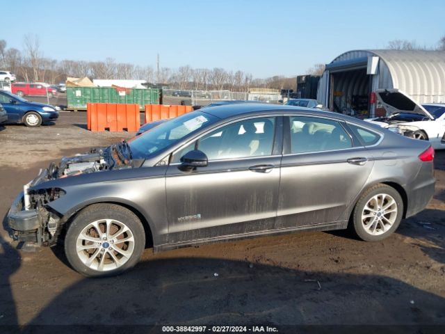 3FA6P0MU2KR136853 Ford Fusion Hybrid Sel