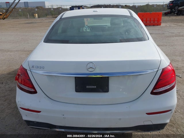 Mercedes-Benz E 300 2017 WDDZF4JB5HA054032 Image 16
