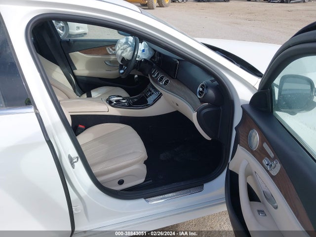 Mercedes-Benz E 300 2017 WDDZF4JB5HA054032 Image 5