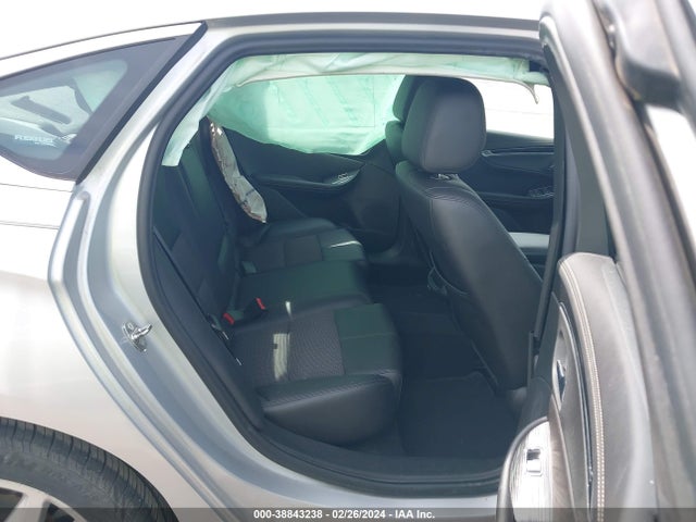 Chevrolet IMPALA 1LT 2018 1G1105S30JU113278 Image 8