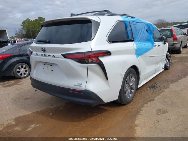 Toyota SIENNA XLE 2022 5TDYRKEC2NS116201 Image 4