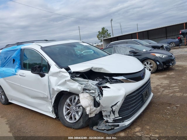 Toyota SIENNA XLE 2022 5TDYRKEC2NS116201 Image 6