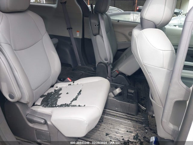Toyota SIENNA XLE 2022 5TDYRKEC2NS116201 Image 8