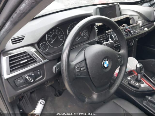 WBA8A9C53JAH13823 BMW 320i
