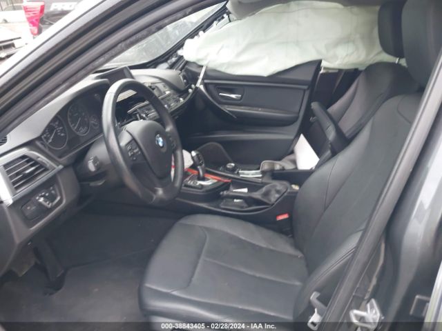 WBA8A9C53JAH13823 BMW 320i