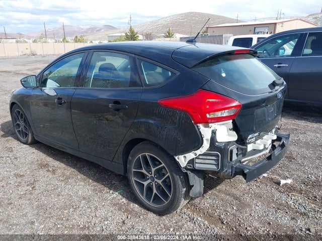 Ford FOCUS SE 2016 1FADP3K22GL388134 Image 3