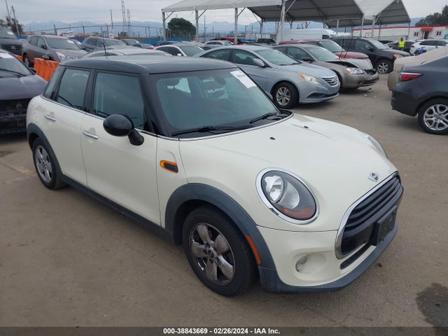 2016 MINI HARDTOP WMWXU1C58G2D11724 Photo 0