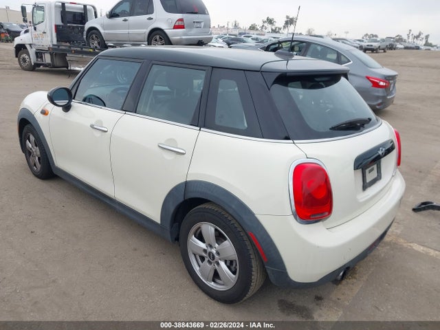 2016 MINI HARDTOP WMWXU1C58G2D11724 Photo 2