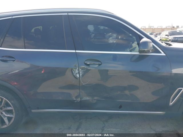 5UXCR4C08M9F65668 BMW X5 Sdrive40i