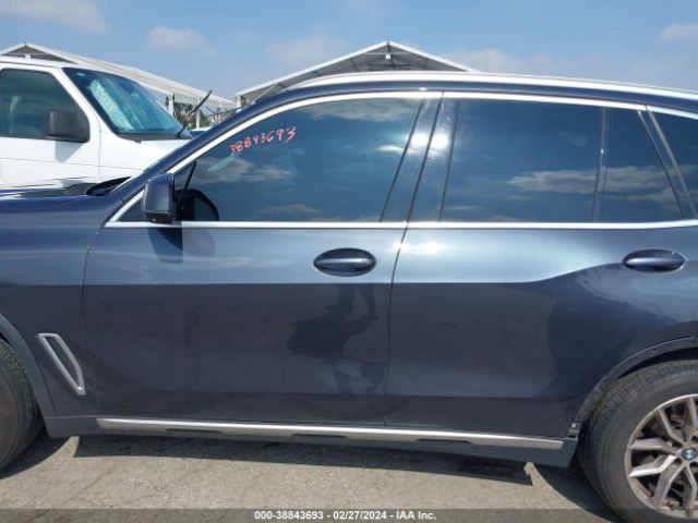 5UXCR4C08M9F65668 BMW X5 Sdrive40i