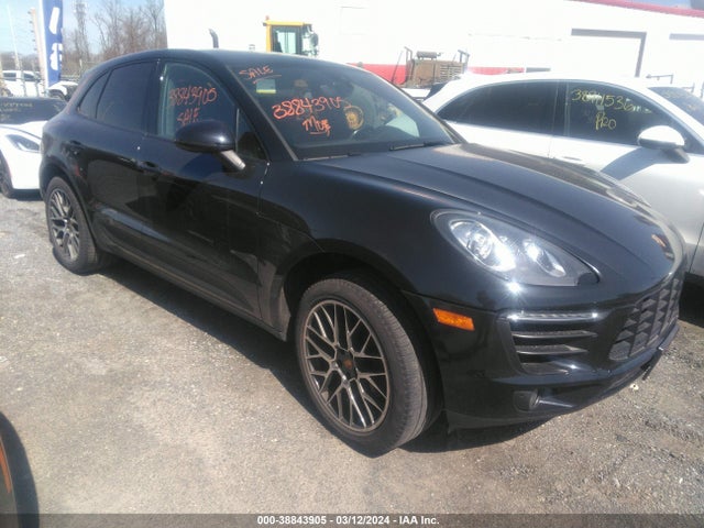 2018 PORSCHE MACAN WP1AA2A51JLB10772 Photo 0