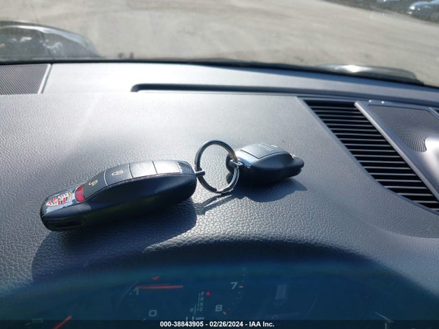 2018 PORSCHE MACAN WP1AA2A51JLB10772 Photo 10