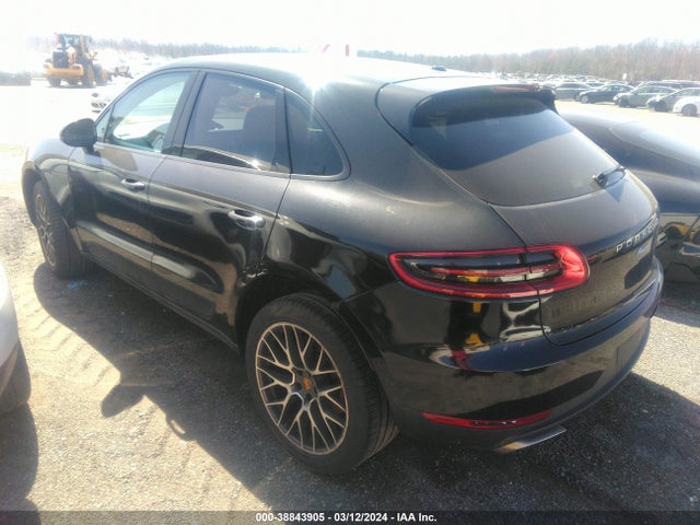 2018 PORSCHE MACAN WP1AA2A51JLB10772 Photo 2