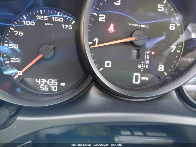 2018 PORSCHE MACAN WP1AA2A51JLB10772 Photo 6