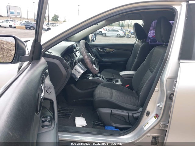 Nissan ROGUE S 2017 KNMAT2MTXHP585135 Image 5
