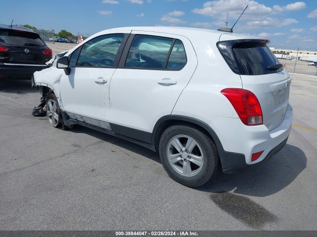 Chevrolet TRAX LS 2019 3GNCJKSB0KL242806 Image 3