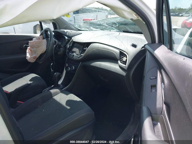 Chevrolet TRAX LS 2019 3GNCJKSB0KL242806 Image 5