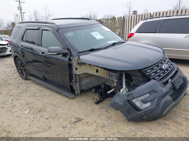 Ford EXPLORER XLT 2017 1FM5K8D80HGB51210 Image 1