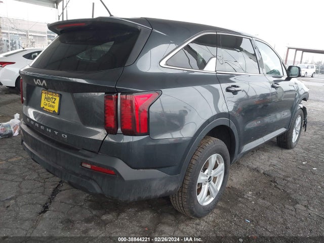 KIA SORENTO LX 2022 5XYRGDLC7NG123585 Image 4