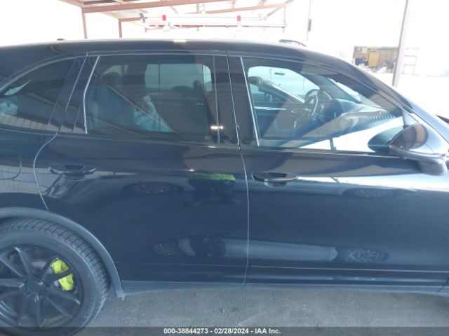 WP1AE2A26FLA52921 Porsche Cayenne E-hybrid S