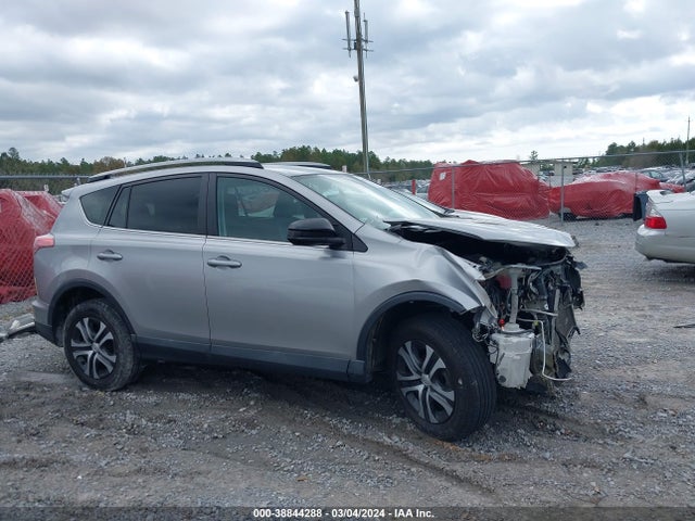 Toyota RAV4 LE 2017 2T3ZFREV9HW326675 Image 13