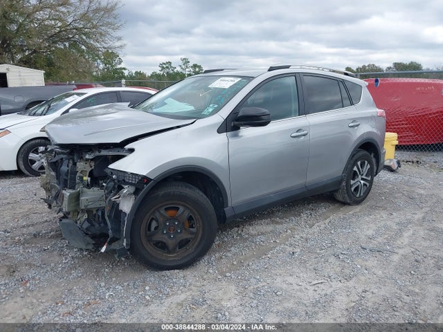 Toyota RAV4 LE 2017 2T3ZFREV9HW326675 Image 2