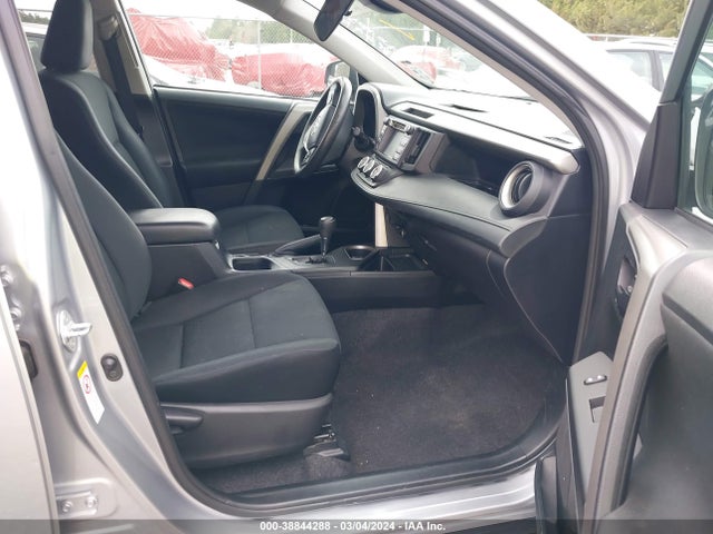 Toyota RAV4 LE 2017 2T3ZFREV9HW326675 Image 5