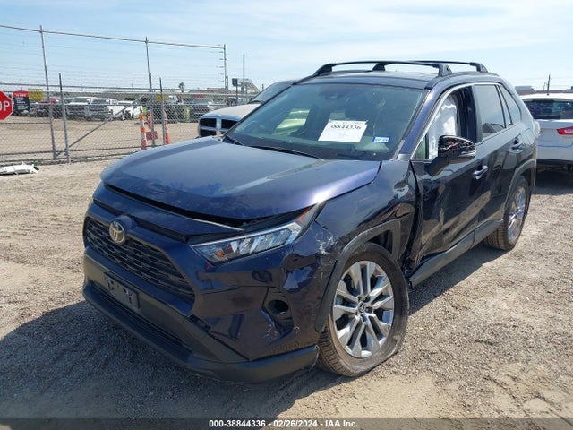 Toyota Rav4 Xle Premium 2021 JTMC1RFV2MD523309 Image 2