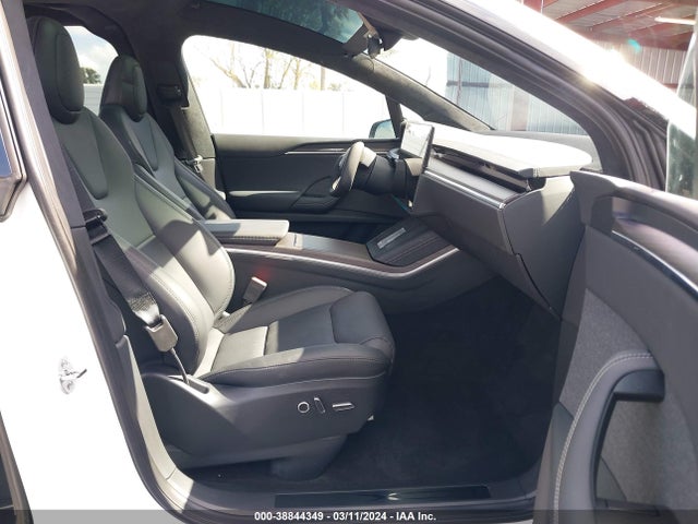 2024 TESLA MODEL X 7SAXCBE55RF438648 Photo 4