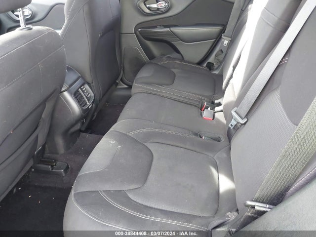 1C4PJLCB5HW523601 Jeep Cherokee Latitude Fwd