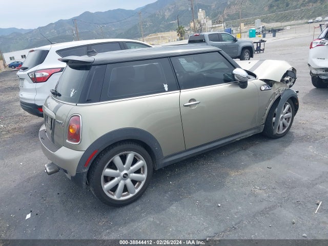 2009 MINI COOPER S WMWMF73539TW85670 Photo 3