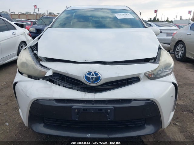 Toyota Prius V Four 2015 JTDZN3EU7FJ029634 Image 12