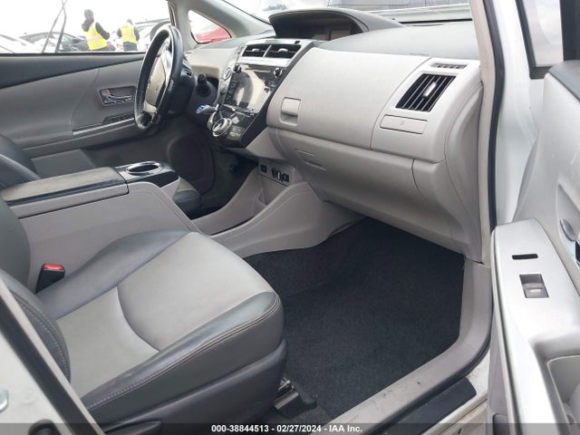 Toyota Prius V Four 2015 JTDZN3EU7FJ029634 Image 5