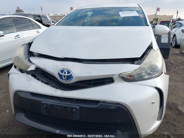 Toyota Prius V Four 2015 JTDZN3EU7FJ029634 Image 6