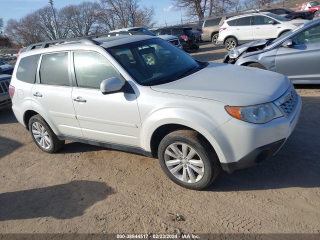 38844517 :رقم المزاد ، JF2SHADC2DH425725 vin ، 2013 Subaru Forester 2.5x Premium مزاد بيع