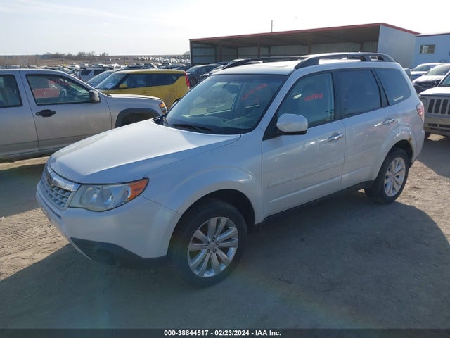 38844517 :رقم المزاد ، JF2SHADC2DH425725 vin ، 2013 Subaru Forester 2.5x Premium مزاد بيع