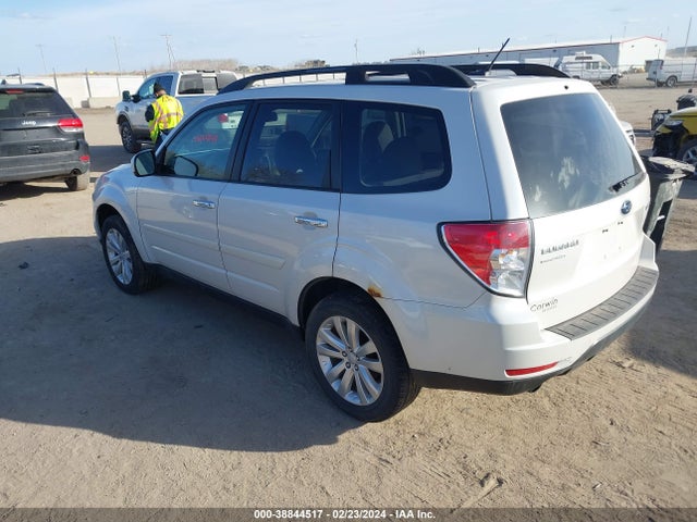 38844517 :رقم المزاد ، JF2SHADC2DH425725 vin ، 2013 Subaru Forester 2.5x Premium مزاد بيع