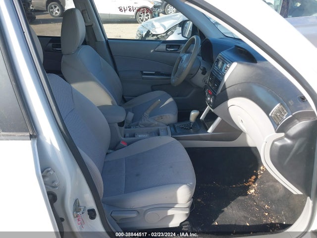38844517 :رقم المزاد ، JF2SHADC2DH425725 vin ، 2013 Subaru Forester 2.5x Premium مزاد بيع