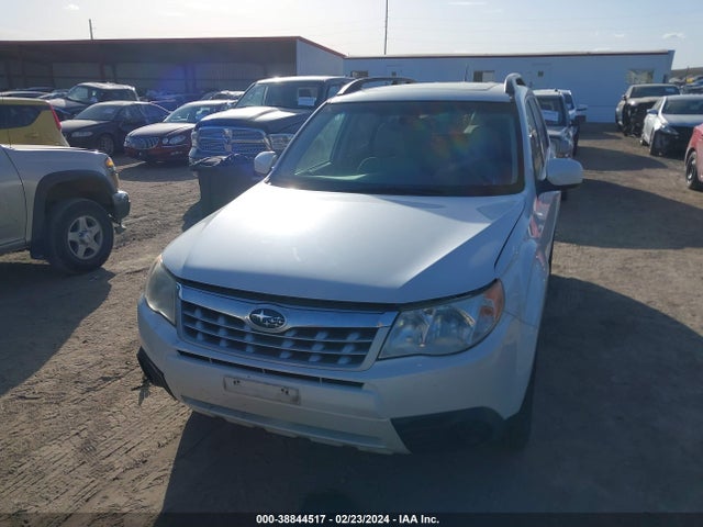38844517 :رقم المزاد ، JF2SHADC2DH425725 vin ، 2013 Subaru Forester 2.5x Premium مزاد بيع