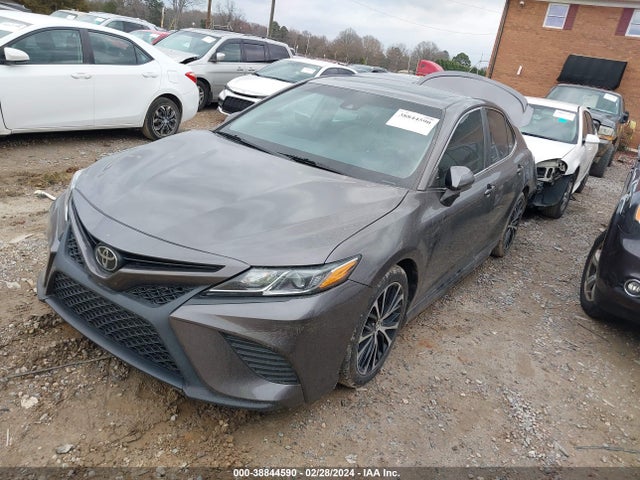 Toyota CAMRY SE 2018 4T1B11HK4JU013485 Image 2