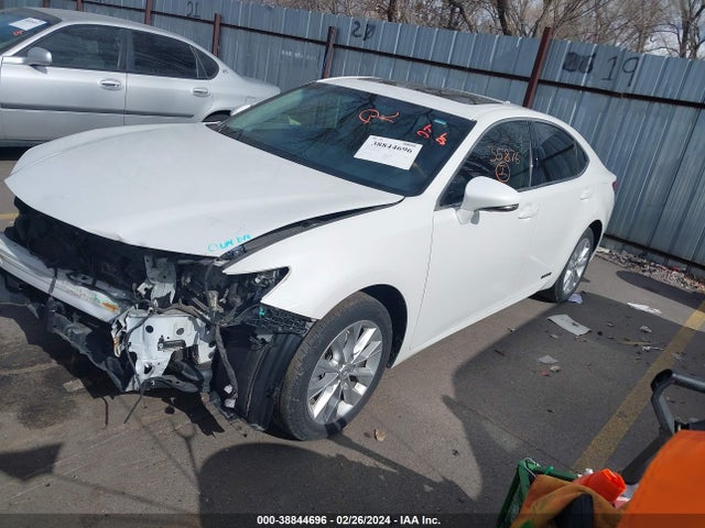 Lexus ES 300H 2015 JTHBW1GG0F2080590 Image 2