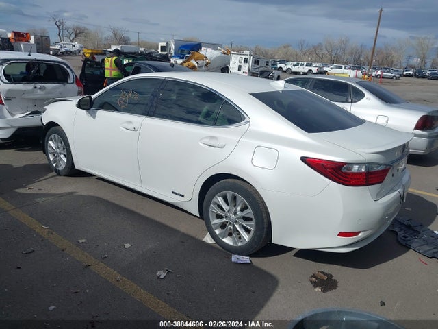 Lexus ES 300H 2015 JTHBW1GG0F2080590 Image 3