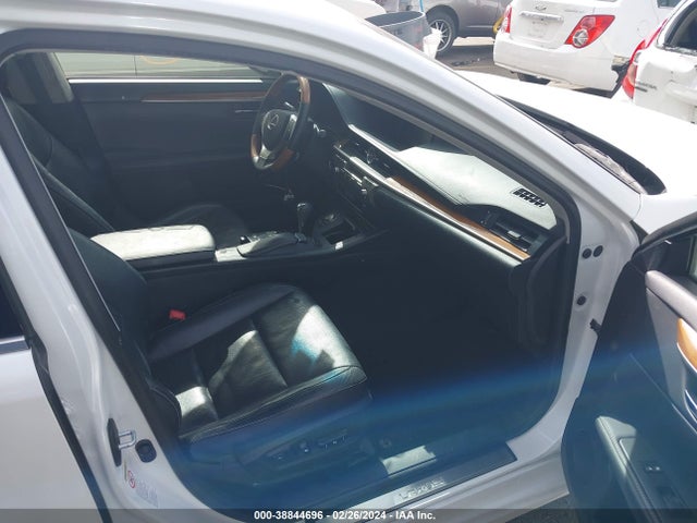 Lexus ES 300H 2015 JTHBW1GG0F2080590 Image 5