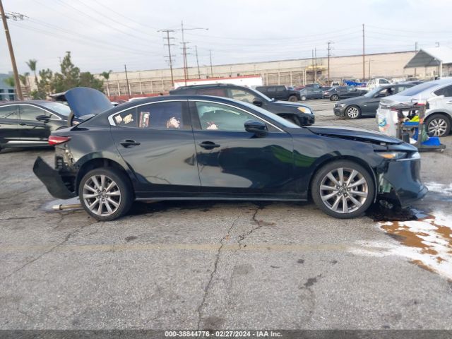 3MZBPAEM8KM104707 Mazda Mazda3 Premium Package