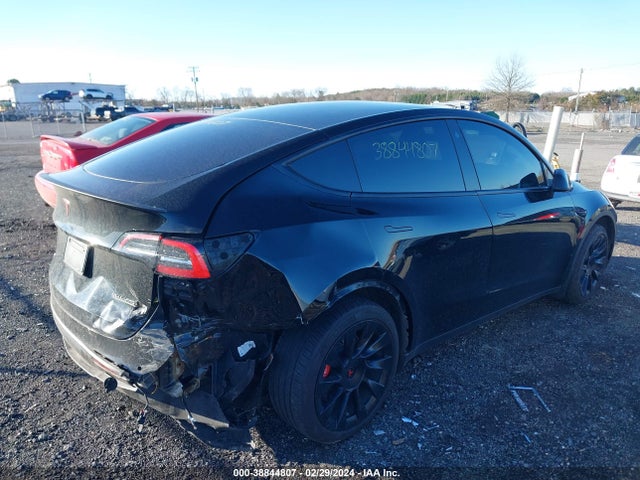 5YJYGDED7MF124307 Tesla Model Y Standard Range Rear-wheel Drive