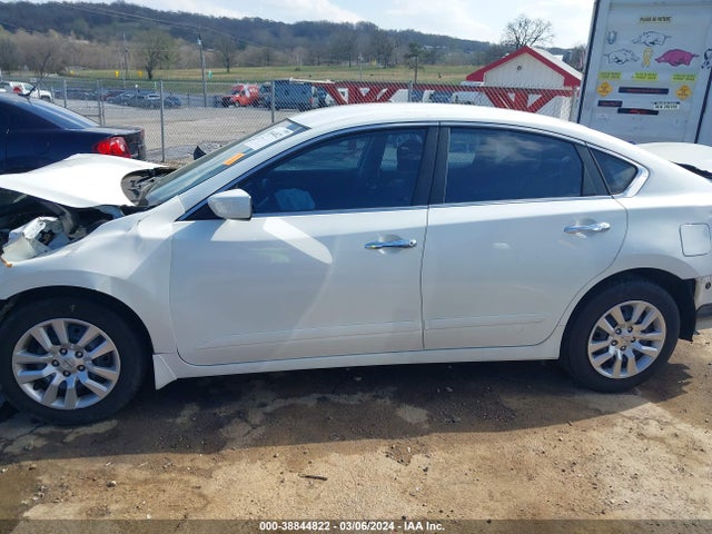 Nissan Altima 2.5 S 2015 1N4AL3AP1FN877980 Image 14