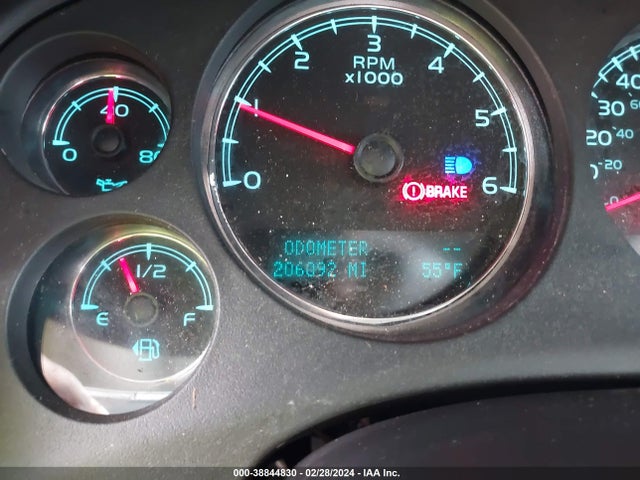 Chevrolet Suburban 1500 Ls 2014 1GNSCHE01ER129155 Image 15