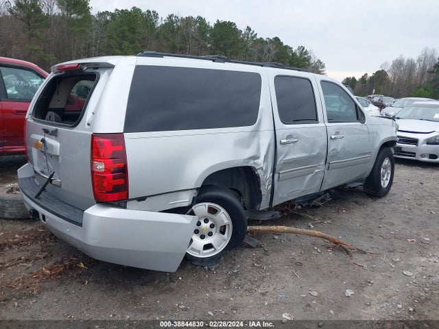 Chevrolet Suburban 1500 Ls 2014 1GNSCHE01ER129155 Image 4