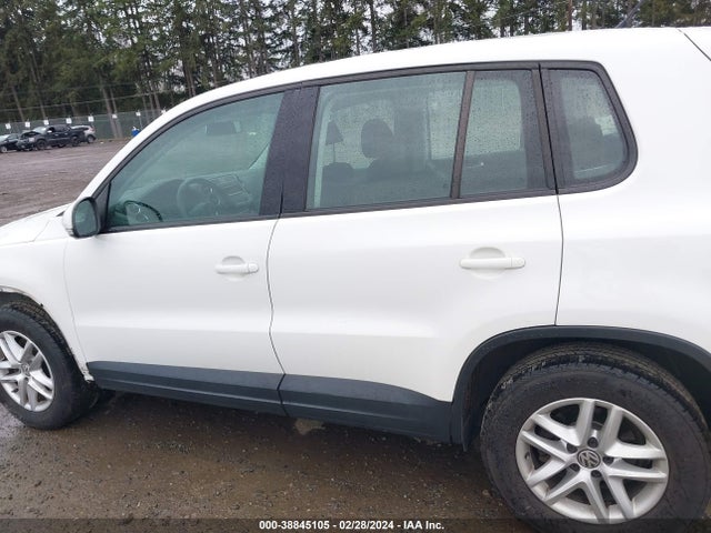 2011 VOLKSWAGEN TIGUAN S VIN: WVGAV7AX9BW525872